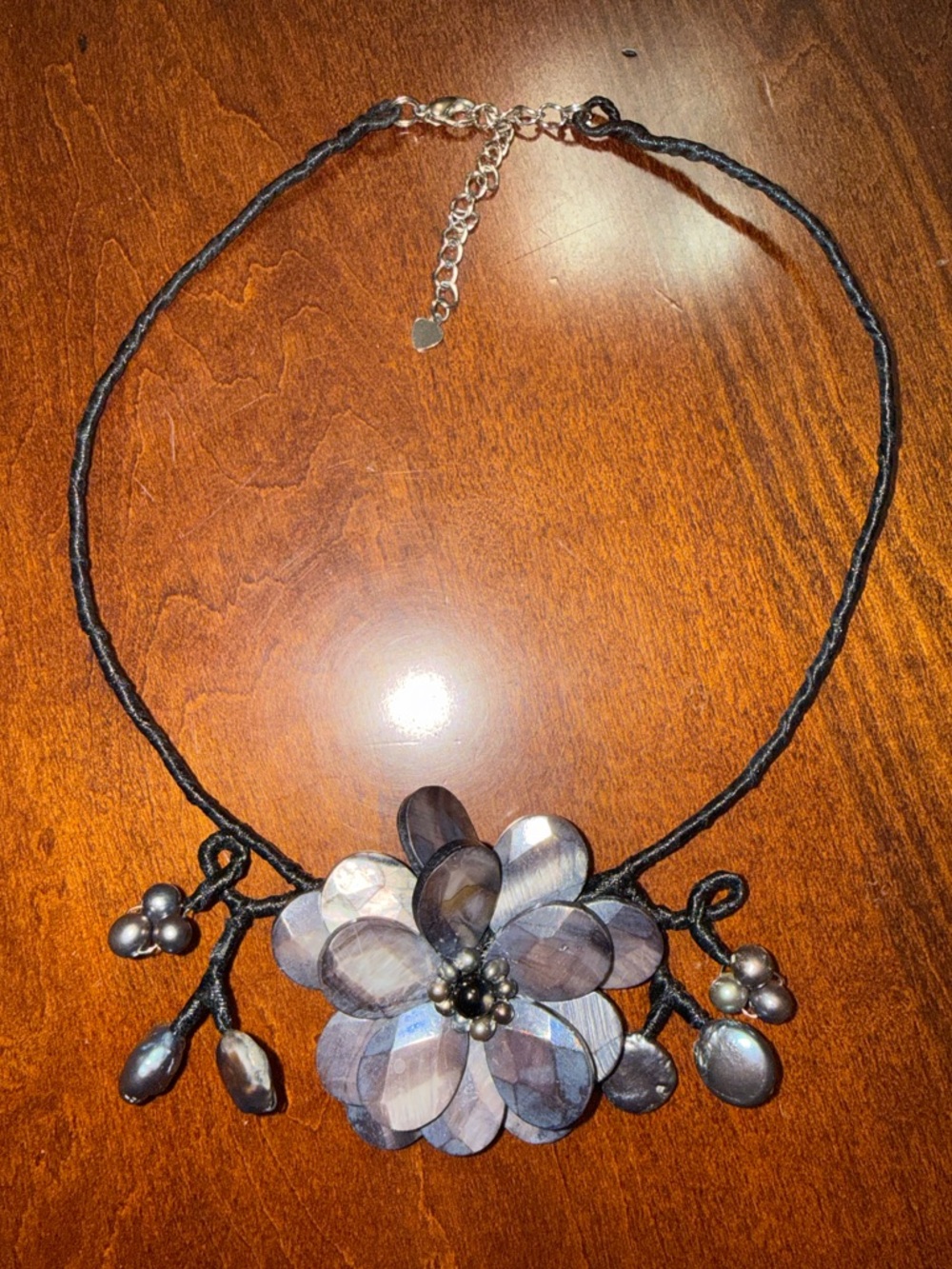 Black Lip Mother of Pearl Freshwater Pearl Flower Necklace